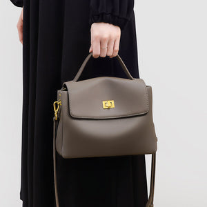 Medium Leather Shoulder Bag for Women – Elegant Gray & Minimalist