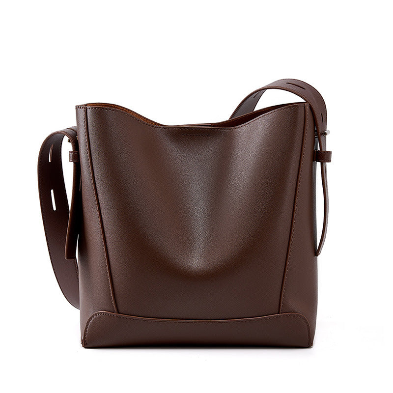 Medium Shoulder Bag for Women – Elegant Timeless & Casual