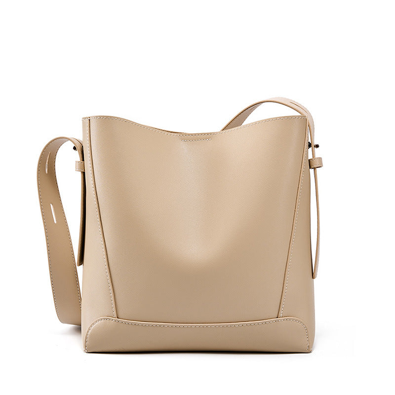 Medium Shoulder Bag for Women – Elegant Timeless & Casual