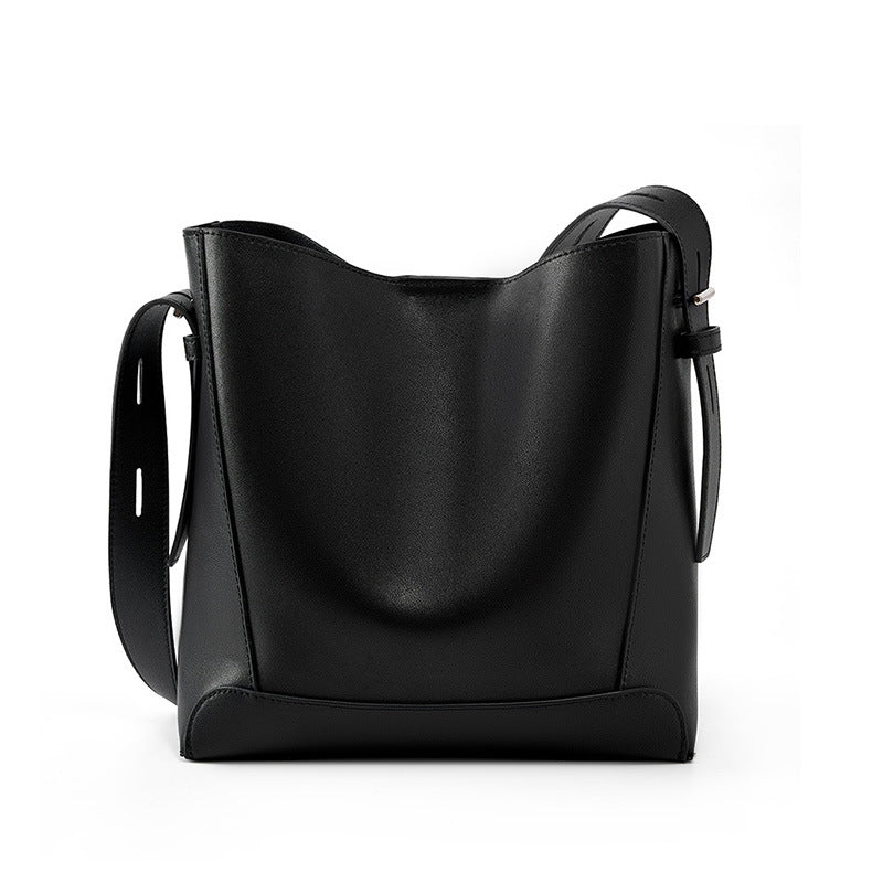 Medium Shoulder Bag for Women – Elegant Timeless & Casual